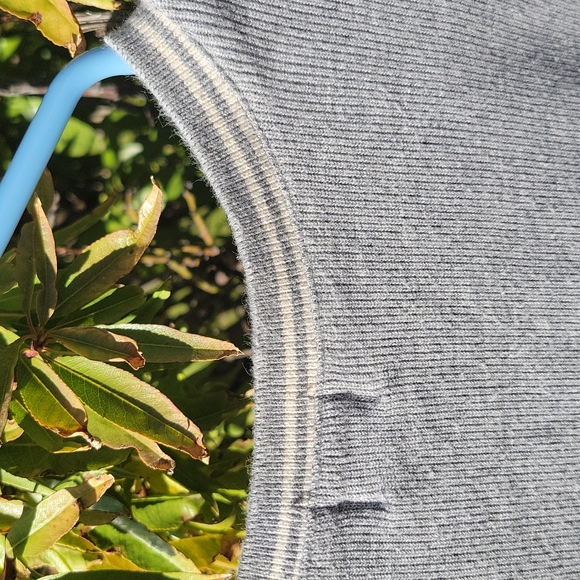 Vintage GAP Sporty V-neck 100% Cotton Sweater Womens Large Gray Cream Trim - Picture 5 of 7